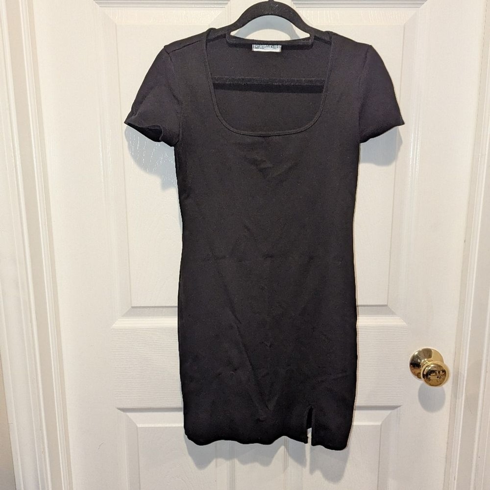 Minimalist Sexy LBD Scoop Neck Bodycon Black Mini Dress Capsule Large